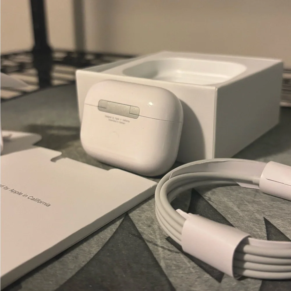 Apple AirPods Gen 2 Pro’s White Wireless Earbuds with Charging Case